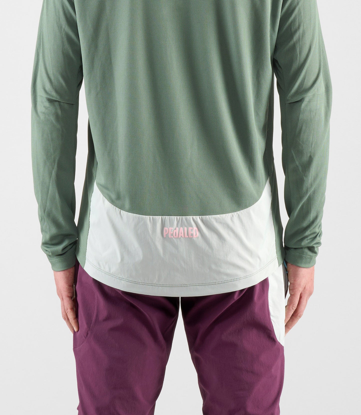 24STSYA62PE_8_men cycling longsleeve tee olive green yama back pedaled