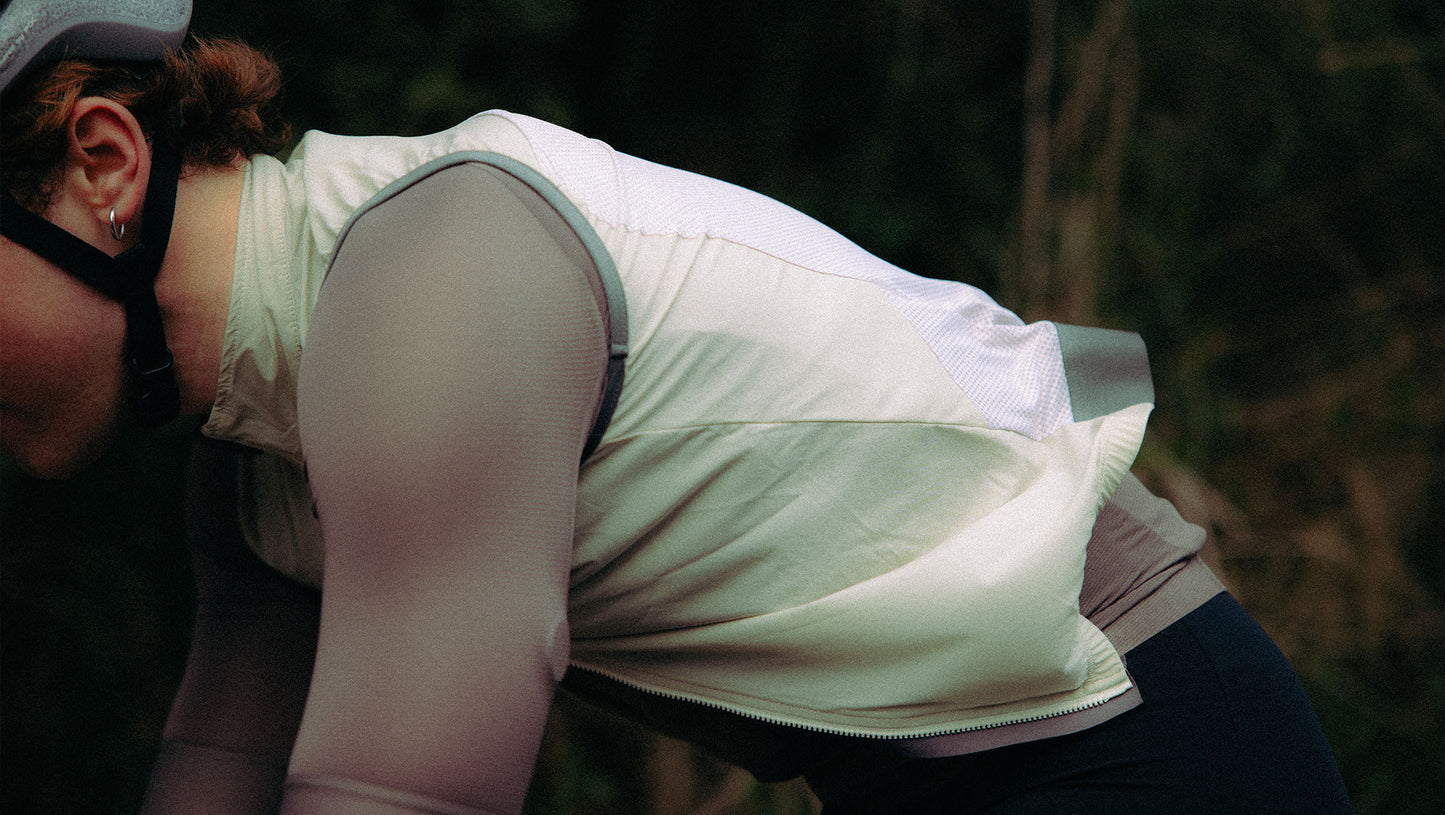 24SVEEL04PE_9_men cycling windproof vest light green element riding pedaled 1