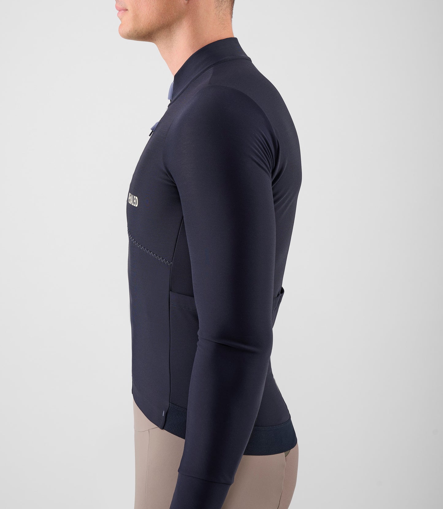 25WJSOD74PE_10_men cycling cargo adventure jersey long sleeve dark navy odyssey side left pedaled