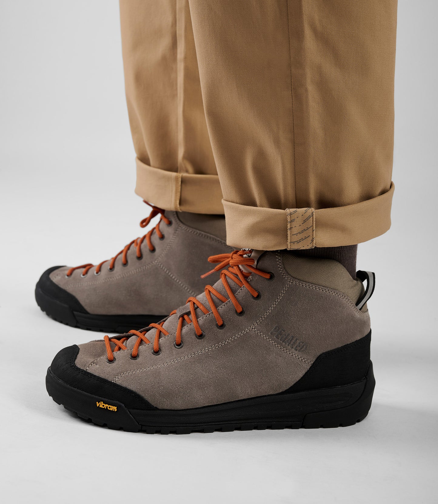 25WPALI04PE_11_urban pants beige lifewear fw24 calf pedaled