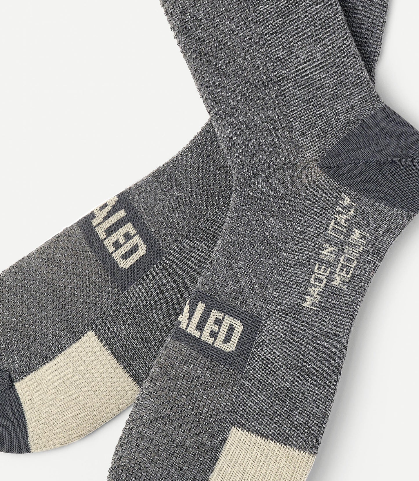 25WSSEL02PE_2_cycling socks merino grey element back pedaled