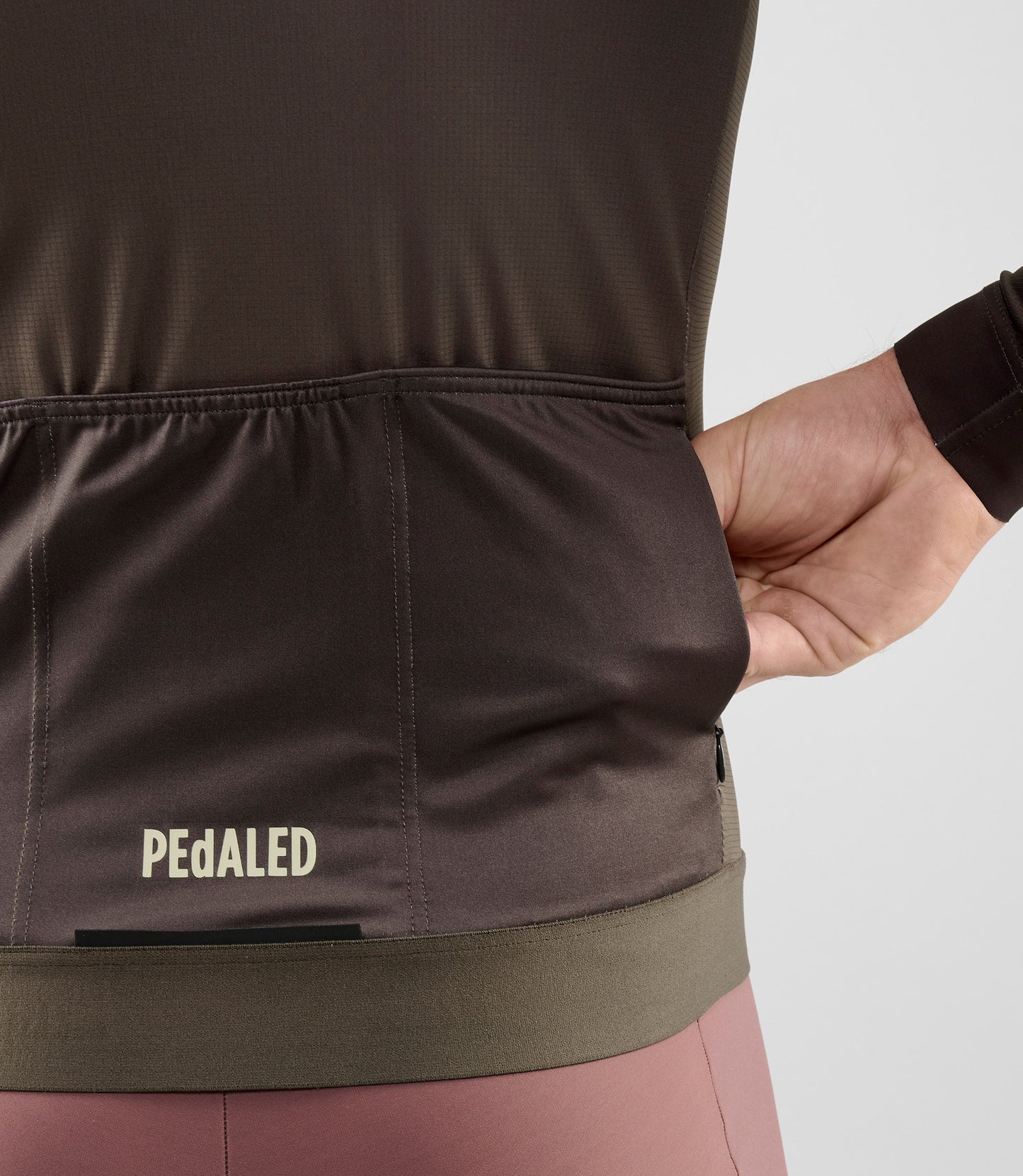 25WTJEL02PE_8_men cycling training jersey long sleeve grey element back pocket pedaled