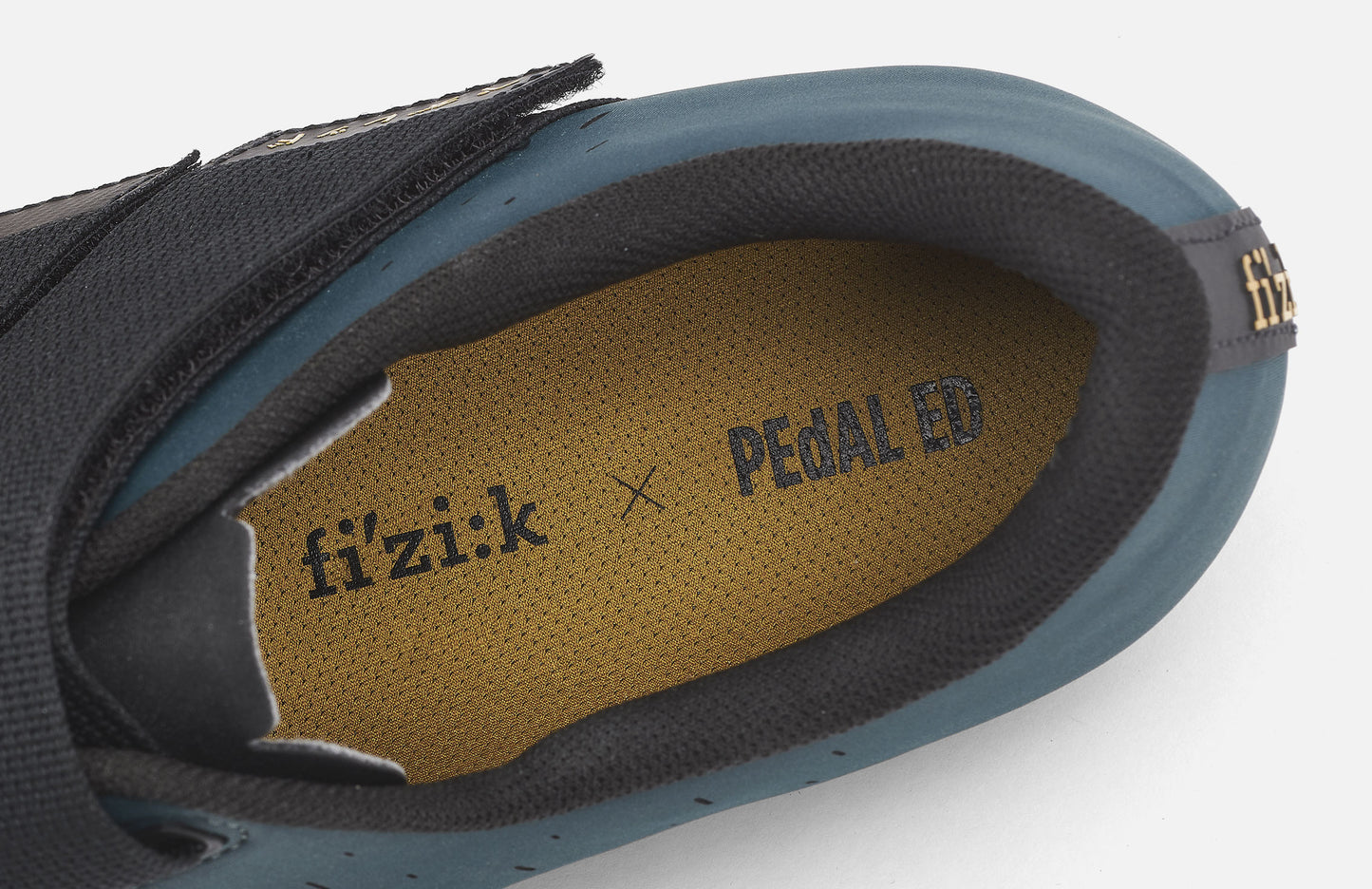 204SHFI18PE_13_terra_jary_powerstrap_fizik_x4_shoes_insole_details_pedaled