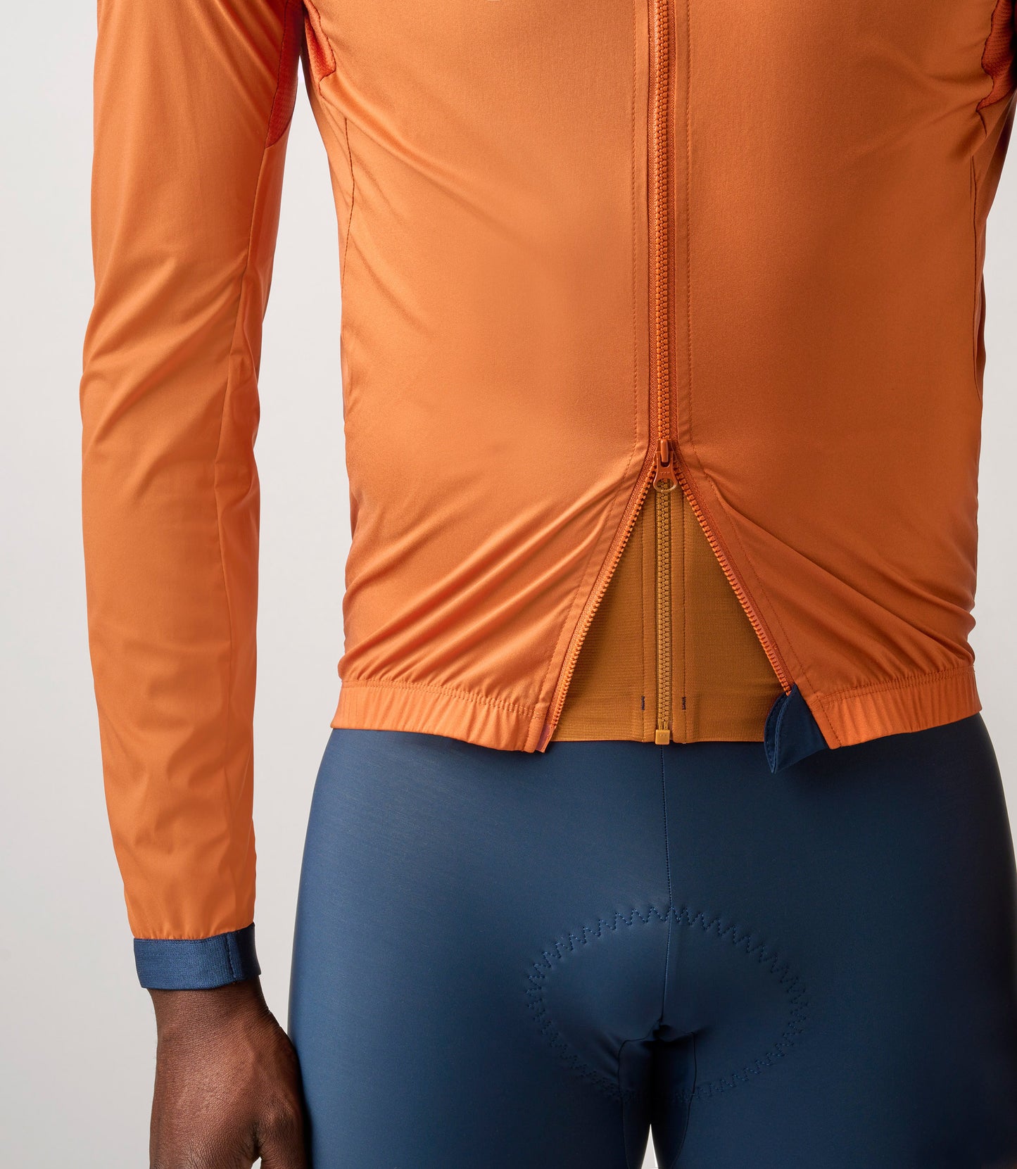 23SJKES0HPE_8_men cycling windproof jacket orange double zip essential pedaled