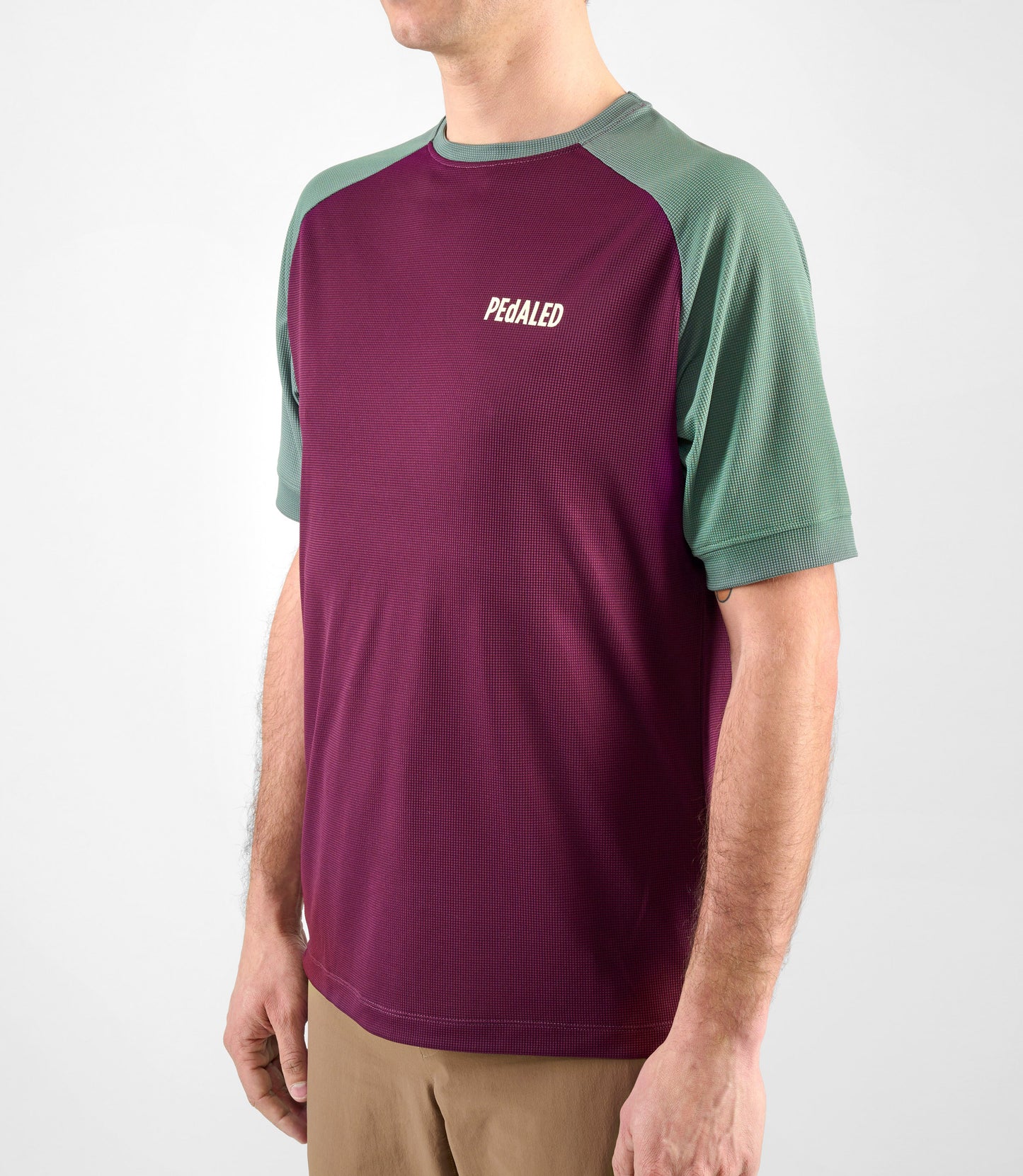 24SLSYA10PE_6_men cycling powerdry tee purple yama 3 4 pedaled