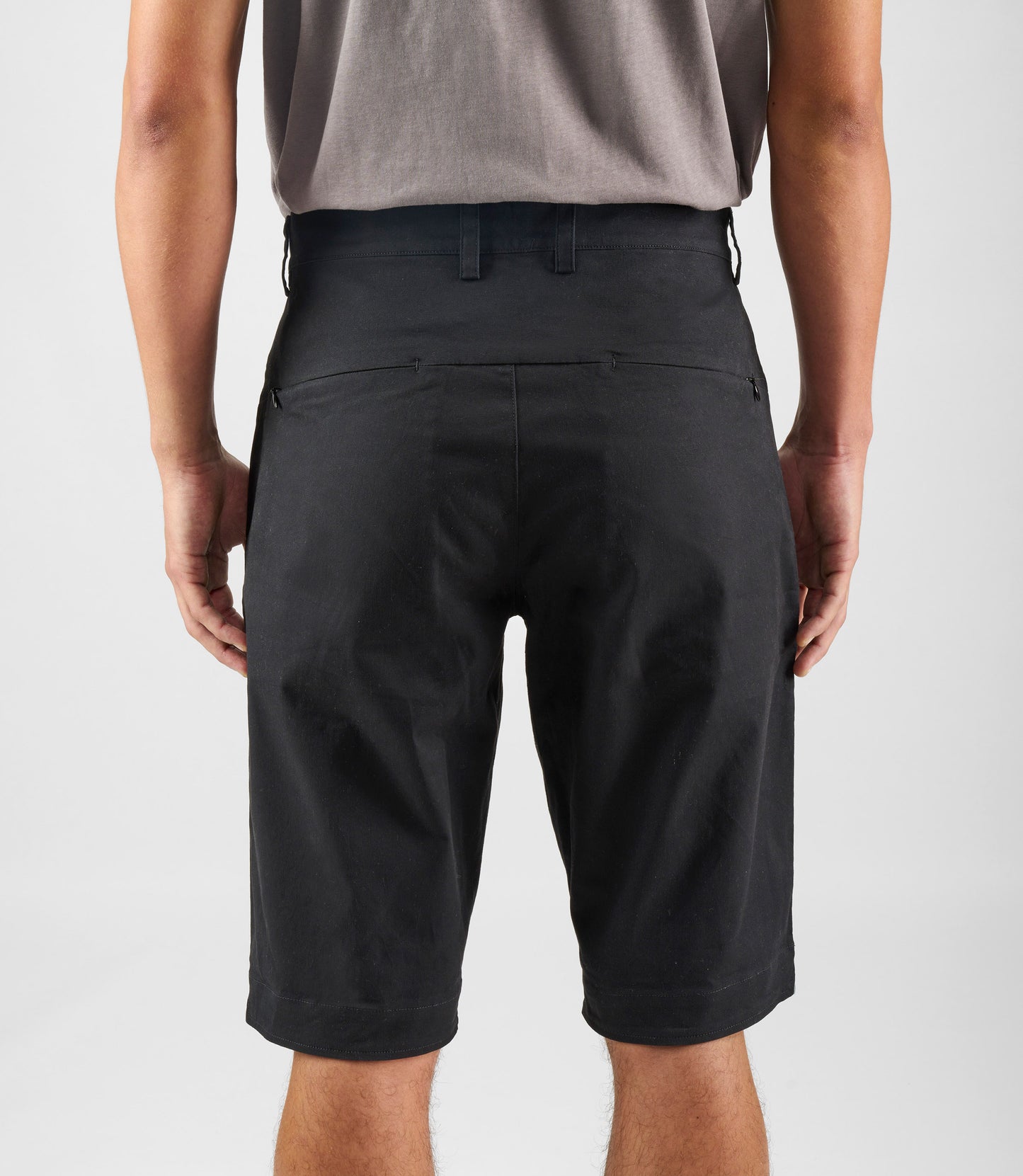 24SSHLI00PE_7_urban shorts black lifewear back pedaled