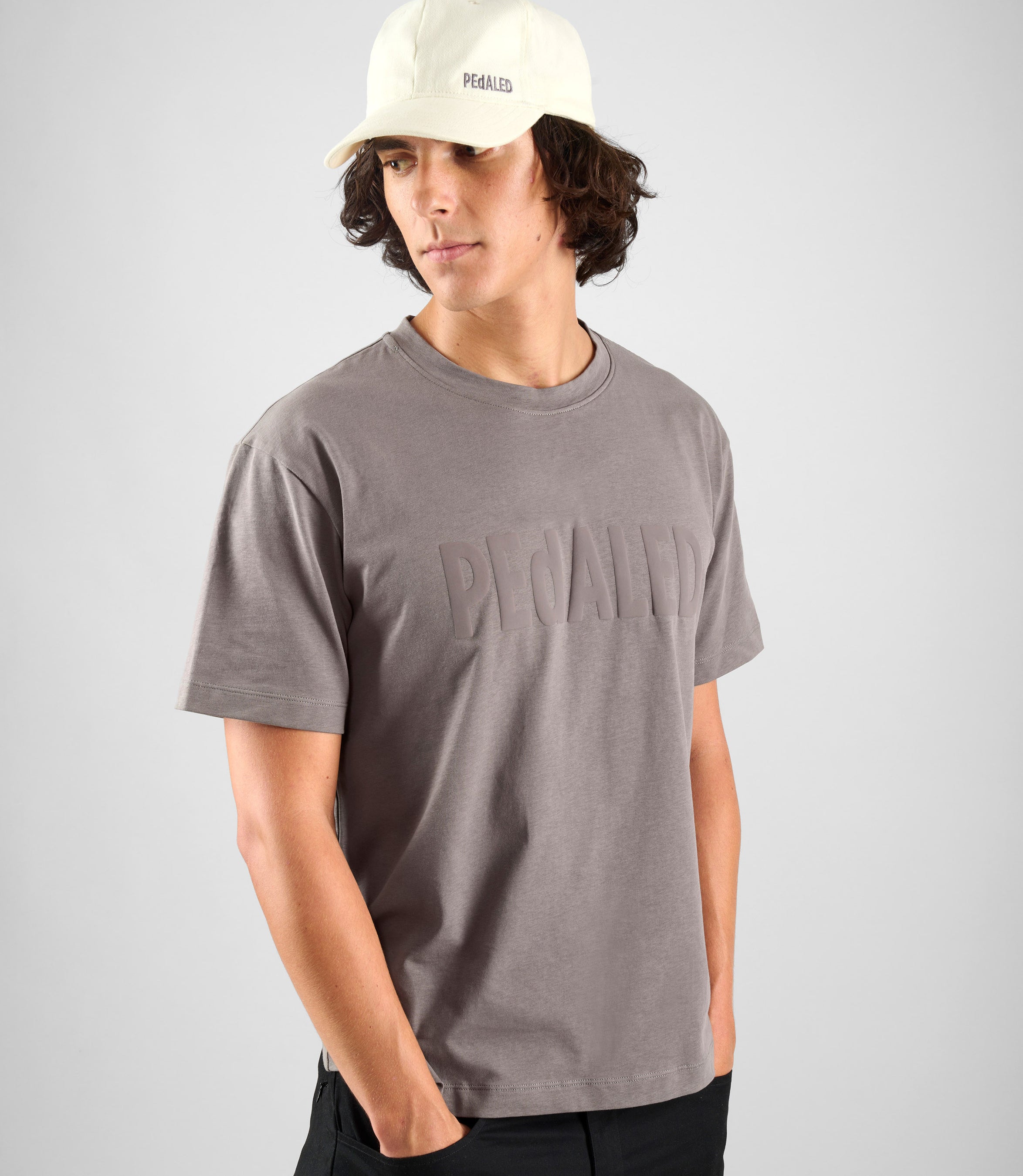 24STSLO02PE_8_cotton tshirt grey logo side cap studio pedaled