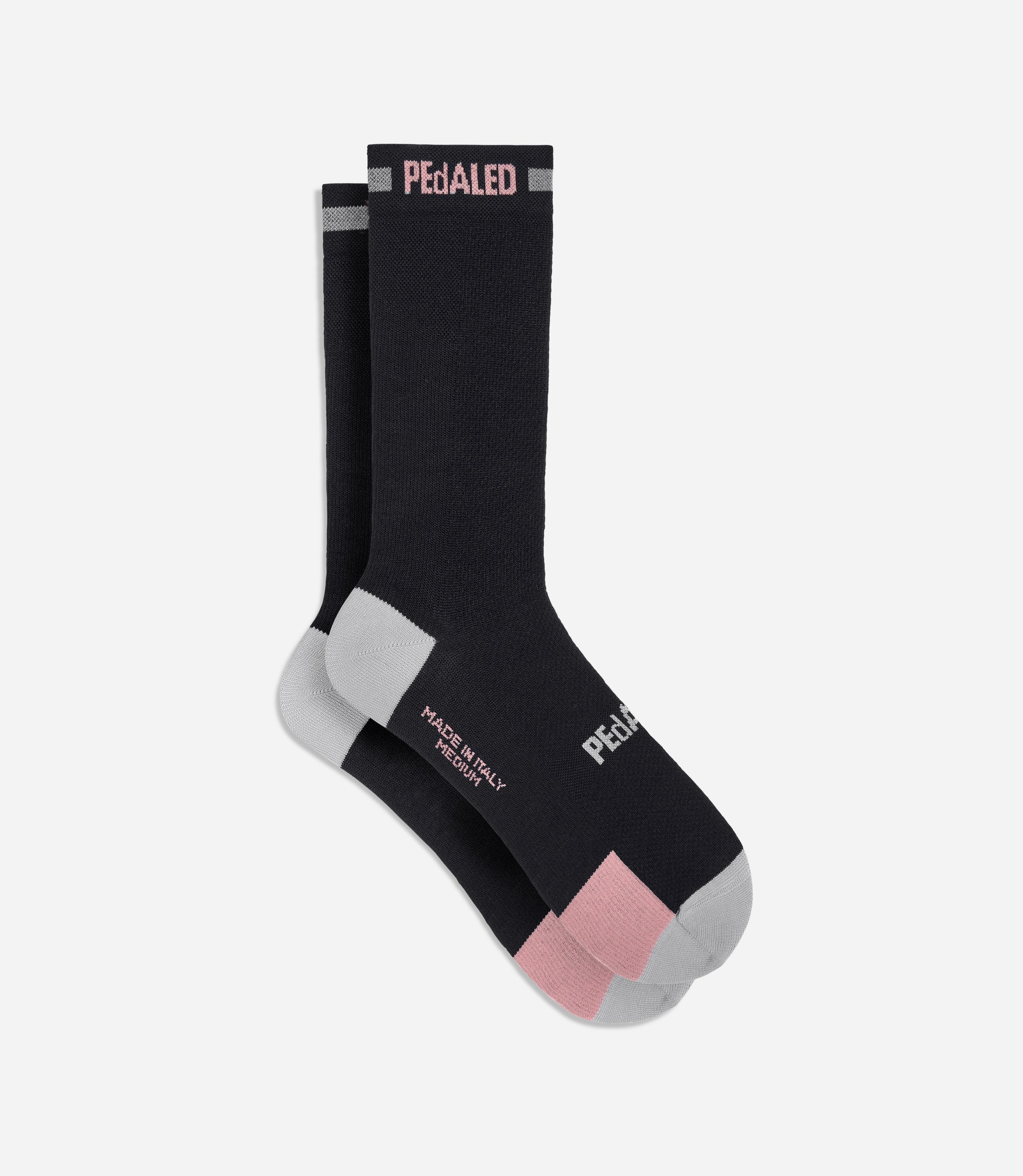 24WMSOD00PE_1_cycling socks merino black odyssey front pedaled