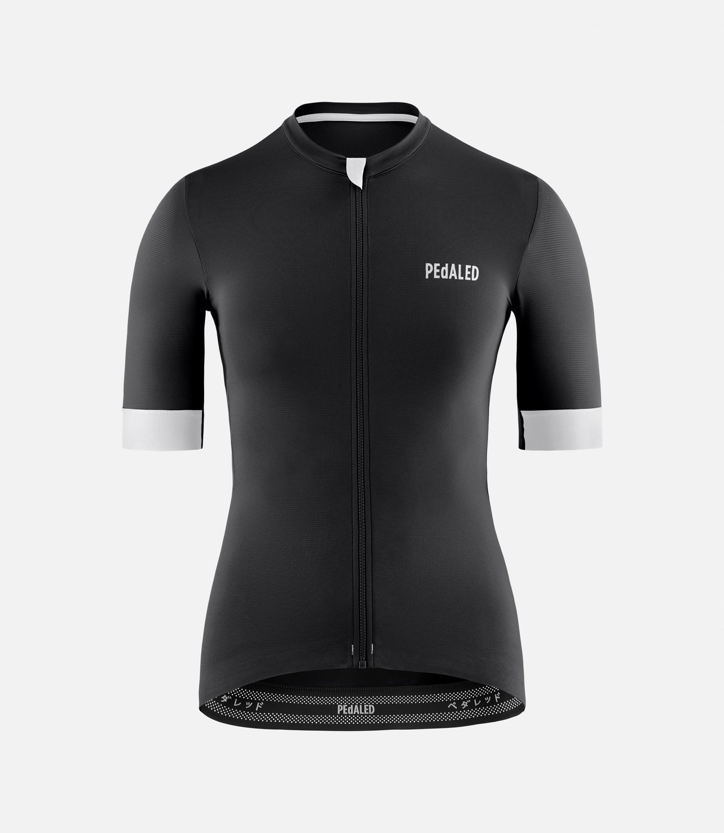 W3SJSES00PE_1_women cycling jersey black essential front pedaled