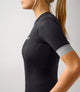 W3SJSES00PE_6_women cycling jersey black essential side pedaled