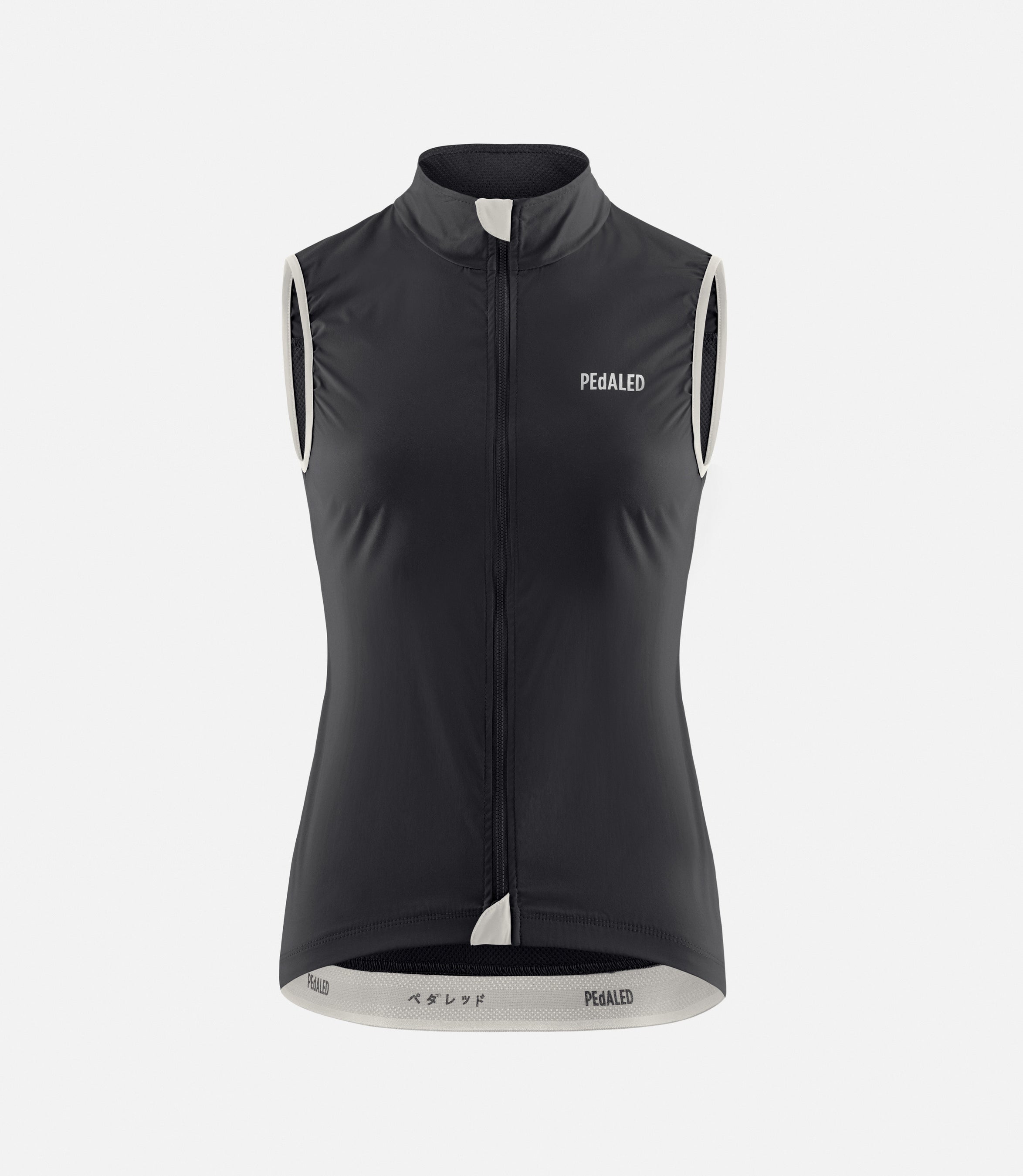 W3SVEES00PE_1_women cycling vest windproof black essential front pedaled