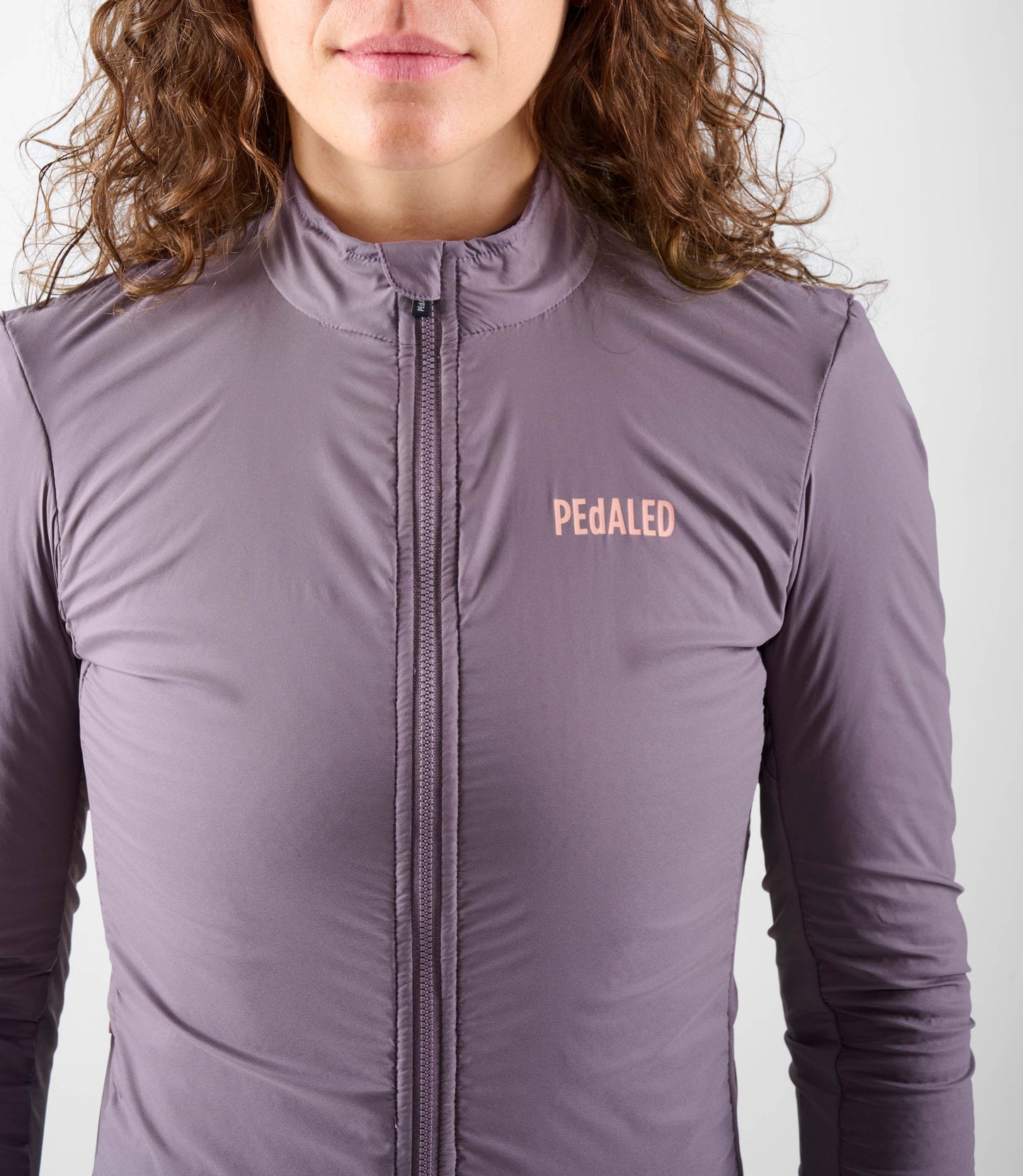 W4WAJEL0IPE_5_women cycling jacket alpha lilac element front pedaled